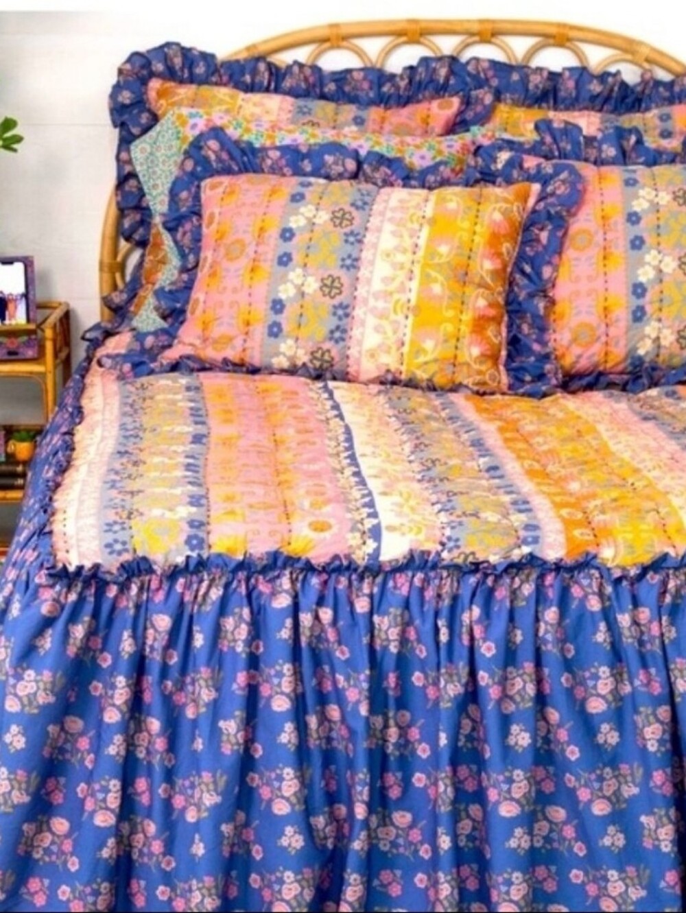 ✌️🌻 NATURAL LIFE ✌️🌻 | Floral Patchwork Comforter with Ruffled Skirt, Twin